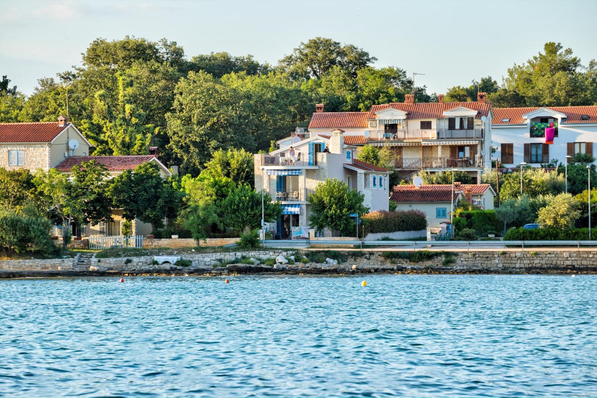 Apartment In Villa Moletto Seaside & Relax - 4 Guests Lovrečica Eksteriør billede