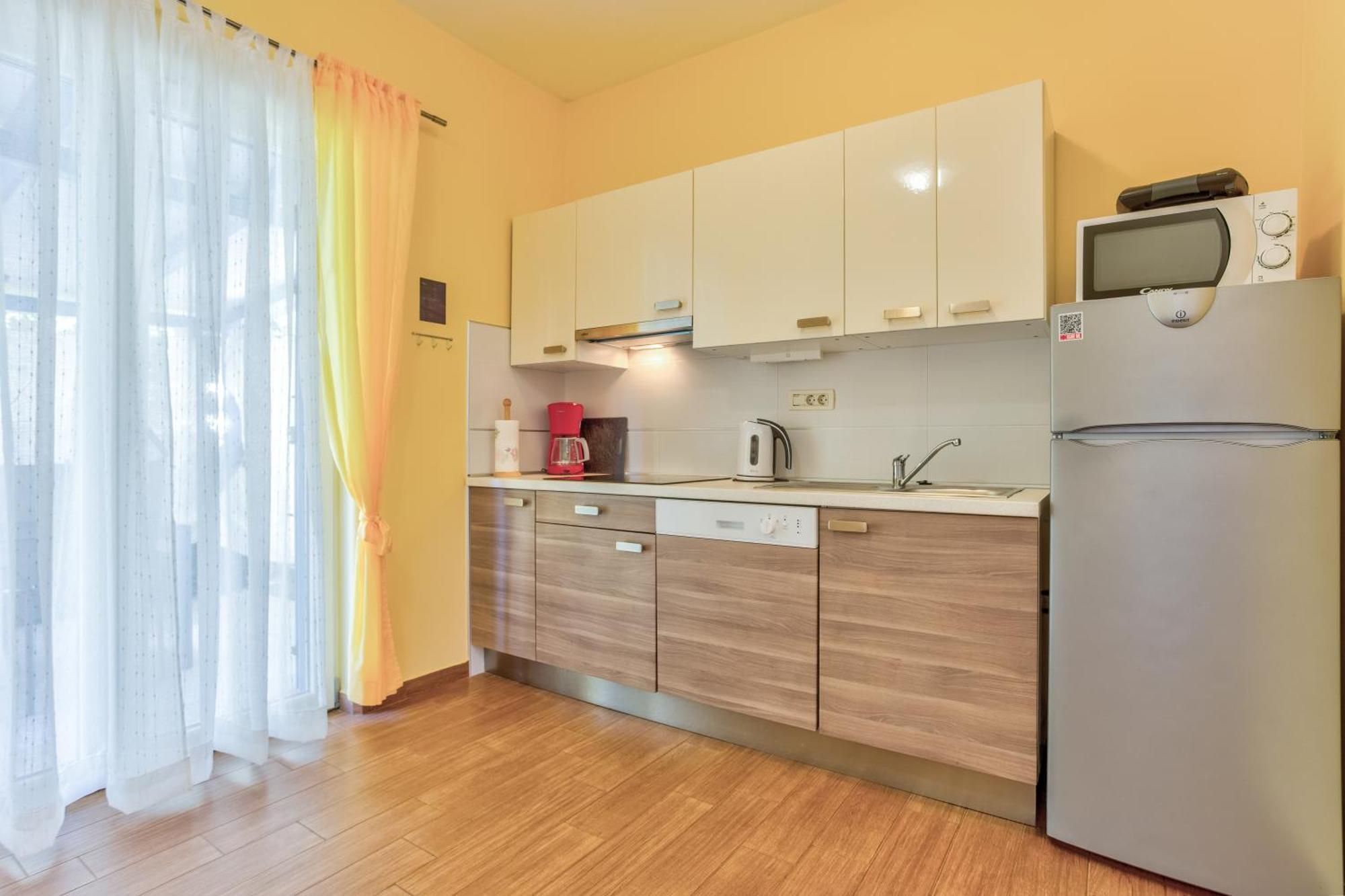 Apartment In Villa Moletto Seaside & Relax - 4 Guests Lovrečica Eksteriør billede
