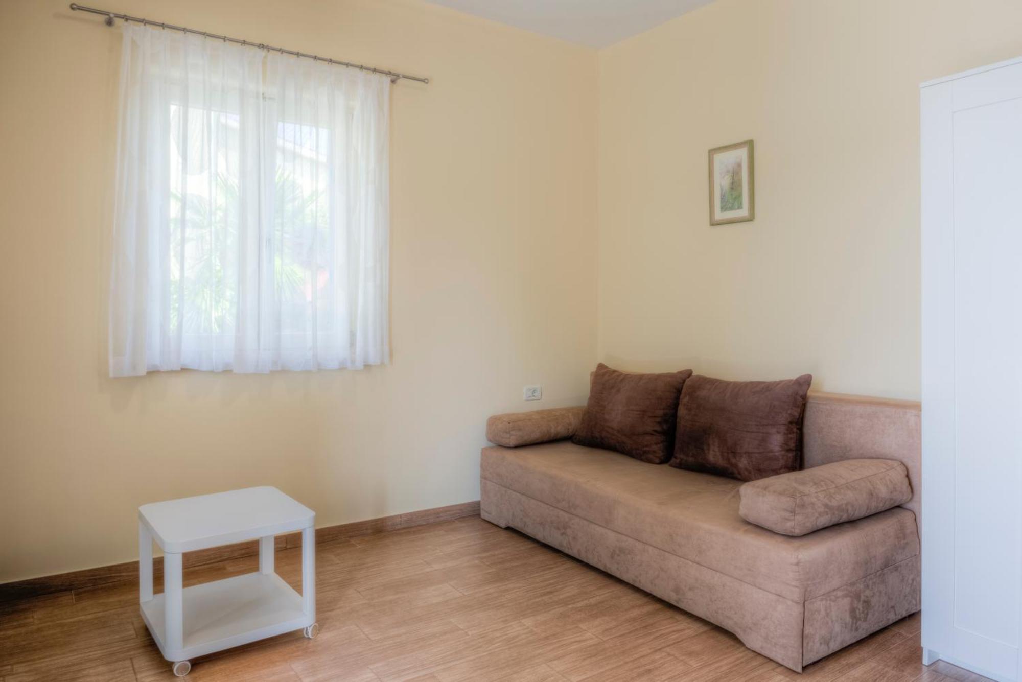 Apartment In Villa Moletto Seaside & Relax - 4 Guests Lovrečica Eksteriør billede